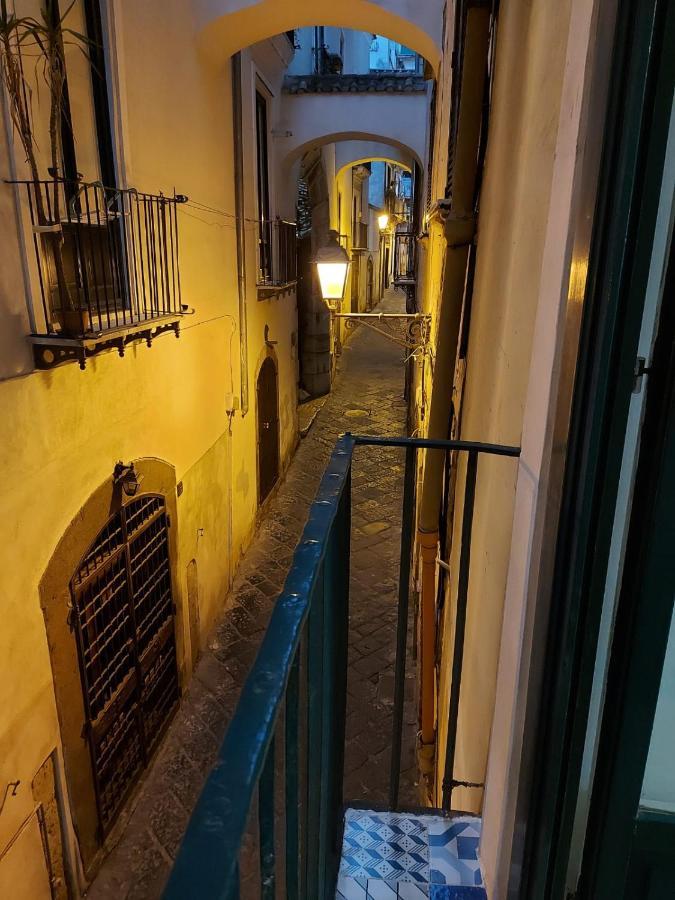 Le Ginestre In Centro Bed and Breakfast Salerno Exterior foto